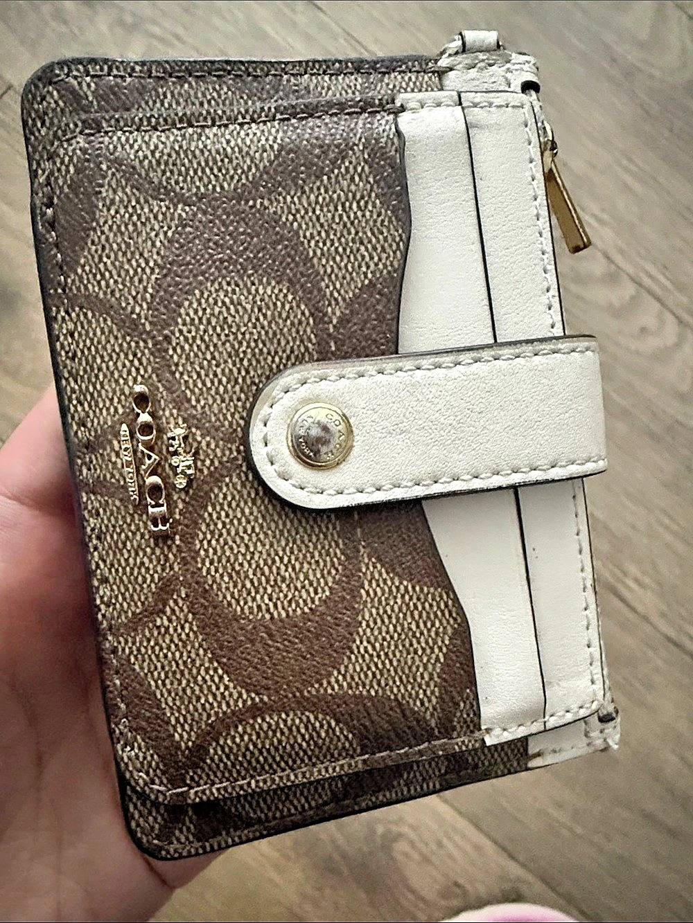 COACH Snap Wallet In Signature Canvas Brown & White